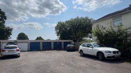 2 bedroom Flat for sale in Heol Lewis, Rhiwbina, Cardiff, CF14