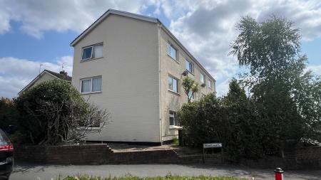 2 bedroom Flat for sale in Heol Lewis, Rhiwbina, Cardiff, CF14