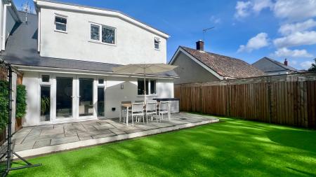 3 bedroom Semi-detached bungalow for sale in Pen Y Dre, Rhiwbina, Cardiff, CF14