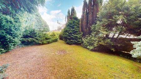 2 bedroom Maisonette for sale in Pen y Dre, Rhiwbina, Cardiff, CF14