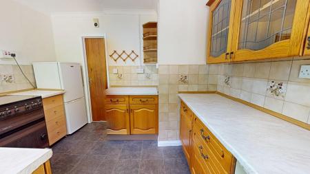 2 bedroom Maisonette for sale in Pen y Dre, Rhiwbina, Cardiff, CF14