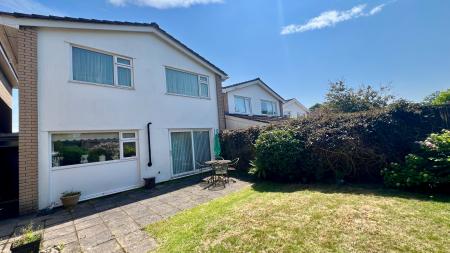 4 bedroom Detached house for sale in Rhos Llan, Rhiwbina, Cardiff, CF14
