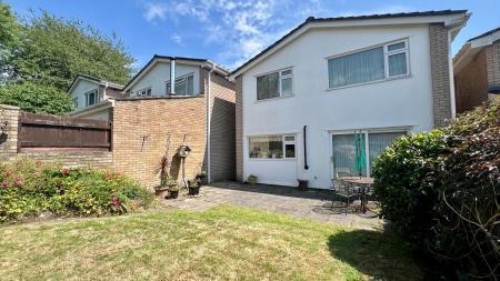 4 bedroom Detached house for sale in Rhos Llan, Rhiwbina, Cardiff, CF14