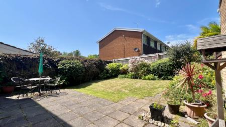 4 bedroom Detached house for sale in Rhos Llan, Rhiwbina, Cardiff, CF14