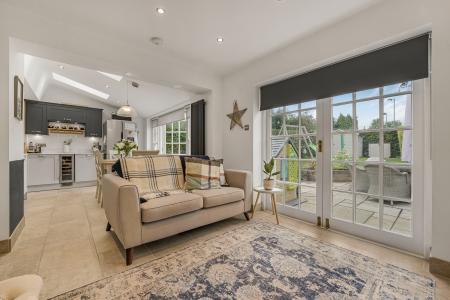 4 bedroom Semi-detached house for sale in Lon Isa, Rhiwbina, Cardiff, CF14