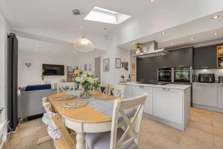 4 bedroom Semi-detached house for sale in Lon Isa, Rhiwbina, Cardiff, CF14