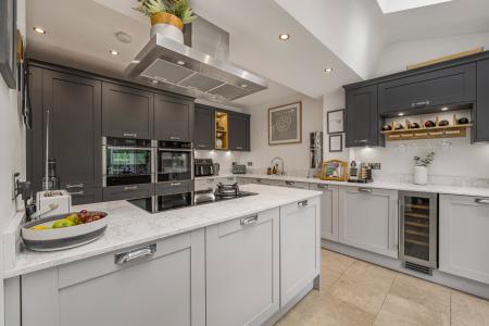 4 bedroom Semi-detached house for sale in Lon Isa, Rhiwbina, Cardiff, CF14