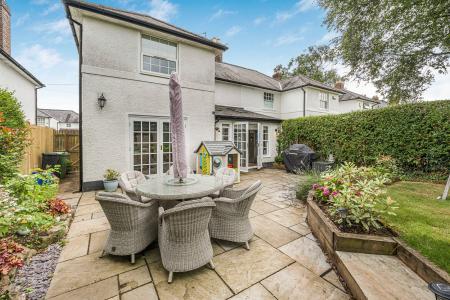 4 bedroom Semi-detached house for sale in Lon Isa, Rhiwbina, Cardiff, CF14