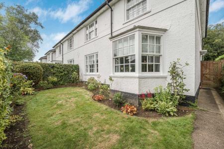 4 bedroom Semi-detached house for sale in Lon Isa, Rhiwbina, Cardiff, CF14