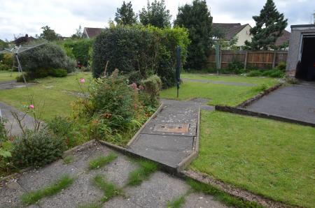 2 bedroom Flat for sale in Clos Hendre, Rhiwbina, Cardiff, CF14