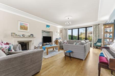 4 bedroom Detached house for sale in Heol y Coed, Rhiwbina, Cardiff, CF14