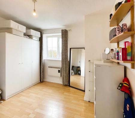 2 bedroom Flat to let in Windsor Quay, Grangetown, Cardiff, CF11