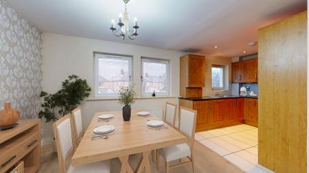 2 bedroom Flat for sale in Heathwood Road, Heath, Cardiff, CF14