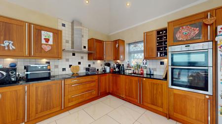 3 bedroom Bungalow for sale in Lon y Parc, Rhiwbina, Cardiff, CF14