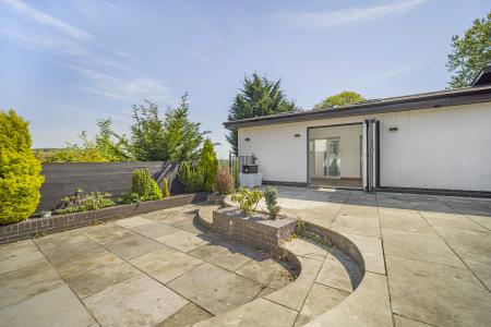 4 bedroom Detached house to let in Cae'r Graig, Radyr, Cardiff, CF15