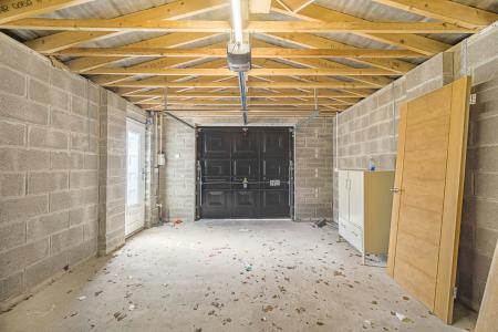 4 bedroom Detached house to let in Cae'r Graig, Radyr, Cardiff, CF15