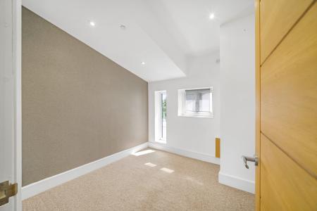 4 bedroom Detached house to let in Cae'r Graig, Radyr, Cardiff, CF15