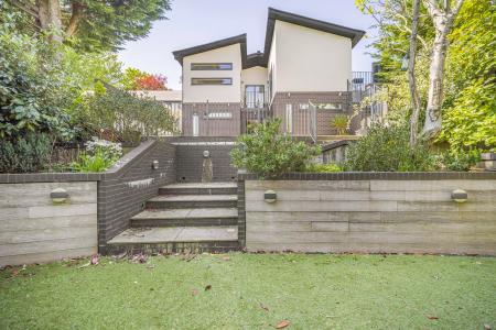 4 bedroom Detached house to let in Cae'r Graig, Radyr, Cardiff, CF15