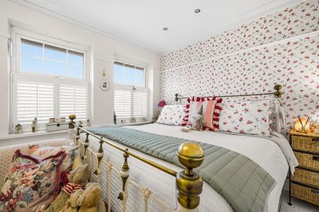 5 bedroom Semi-detached house for sale in Ty Glas Road, Llanishen, Cardiff, CF14