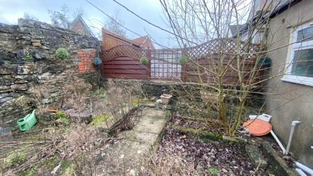 3 bedroom End of terrace house for sale in West View, Caerphilly, CF83