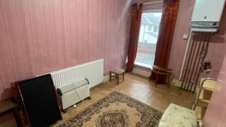 3 bedroom End of terrace house for sale in West View, Caerphilly, CF83