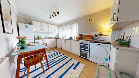 3 bedroom Flat to let in Bishops Close, Whitchurch, Cardiff, CF14