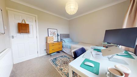 3 bedroom Flat to let in Bishops Close, Whitchurch, Cardiff, CF14