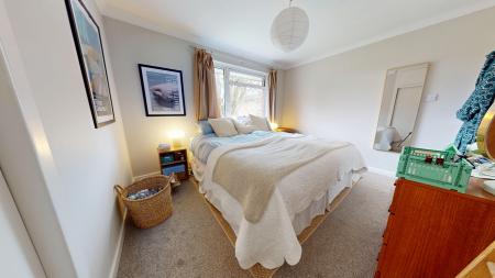 3 bedroom Flat to let in Bishops Close, Whitchurch, Cardiff, CF14