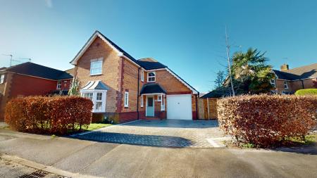 4 bedroom Detached house for sale in Oak Tree Drive, Newport, NP10