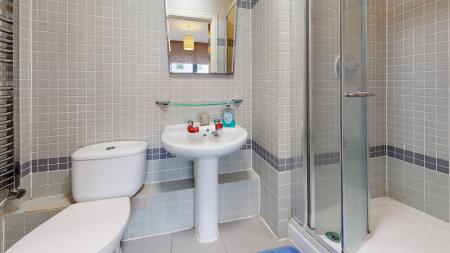 2 bedroom Flat for sale in Churchill Way, Cardiff, CF10