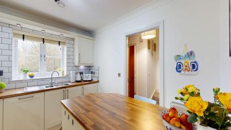 3 bedroom End of terrace house for sale in Coed y Wenallt, Rhiwbina, Cardiff, CF14