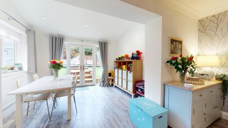 3 bedroom End of terrace house for sale in Coed y Wenallt, Rhiwbina, Cardiff, CF14