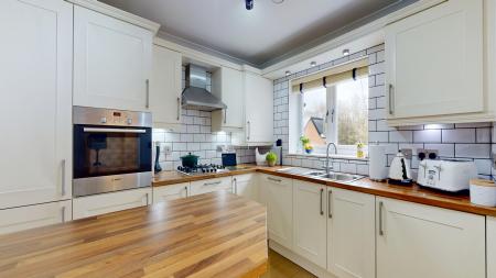 3 bedroom End of terrace house for sale in Coed y Wenallt, Rhiwbina, Cardiff, CF14