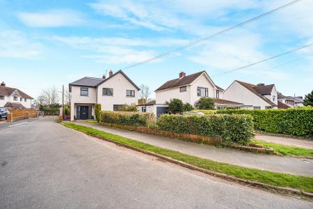 4 bedroom Detached house for sale in Heol Wen, Rhiwbina, Cardiff, CF14