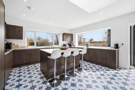 4 bedroom Detached house for sale in Heol Wen, Rhiwbina, Cardiff, CF14