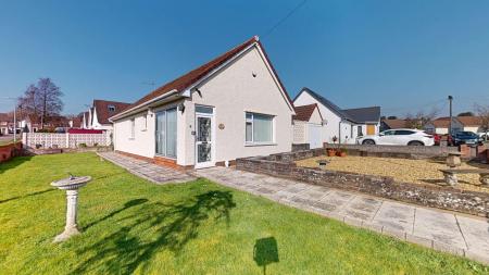 2 bedroom Bungalow for sale in Heol Y Wern, Rhiwbina, Cardiff, CF14