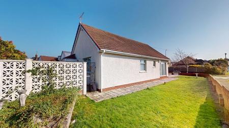 2 bedroom Bungalow for sale in Heol Y Wern, Rhiwbina, Cardiff, CF14