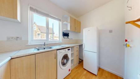 3 bedroom Flat to let in Woodville Road, Cathays, Cardiff, CF24