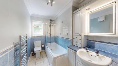 1 bedroom Ground floor flat to let in Rhiwbina Hill, Rhiwbina, Cardiff, CF14