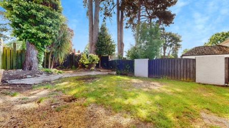 4 bedroom Semi-detached house for sale in Clos Fach, Rhiwbina, Cardiff, CF14