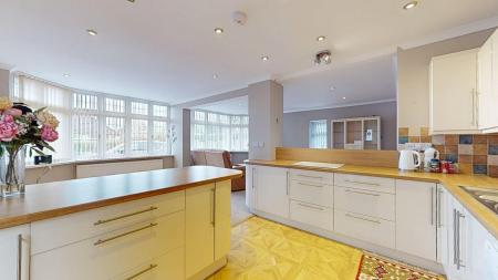 4 bedroom Detached bungalow for sale in Lon y Deri, Rhiwbina, Cardiff, CF14