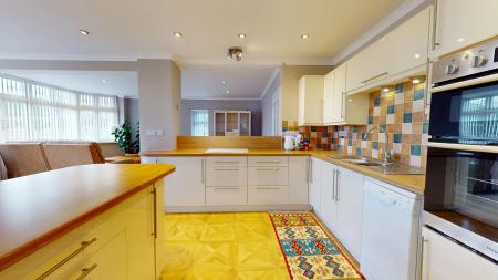 4 bedroom Detached bungalow for sale in Lon y Deri, Rhiwbina, Cardiff, CF14