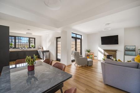 3 bedroom Semi-detached house for sale in Pantbach Road, Rhiwbina, Cardiff, CF14