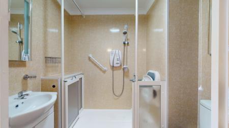 2 bedroom Flat for sale in Velindre Road, Whitchurch, Cardiff, CF14