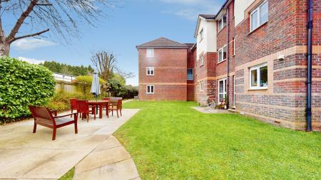 2 bedroom Flat for sale in Velindre Road, Whitchurch, Cardiff, CF14