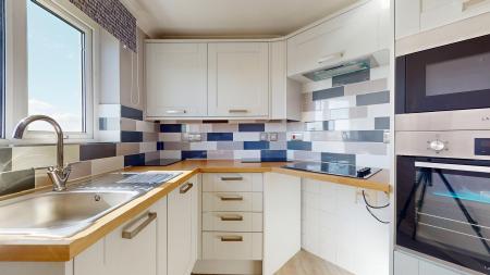 2 bedroom Flat for sale in Velindre Road, Whitchurch, Cardiff, CF14