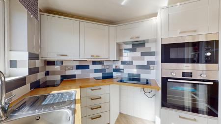 2 bedroom Flat for sale in Velindre Road, Whitchurch, Cardiff, CF14