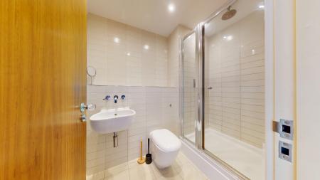 2 bedroom Flat to let in Falcon Drive, Butetown, Cardiff, CF10