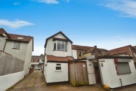 2 bedroom Flat to let in Beulah Road, Rhiwbina, Cardiff, CF14