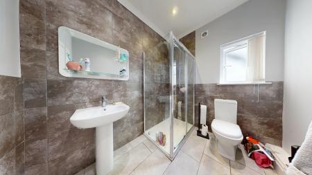 2 bedroom Flat to let in Beulah Road, Rhiwbina, Cardiff, CF14